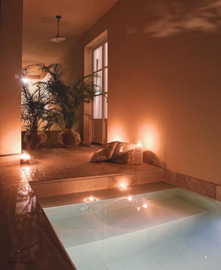 Suite Hot Tub,1386282254:JPEG